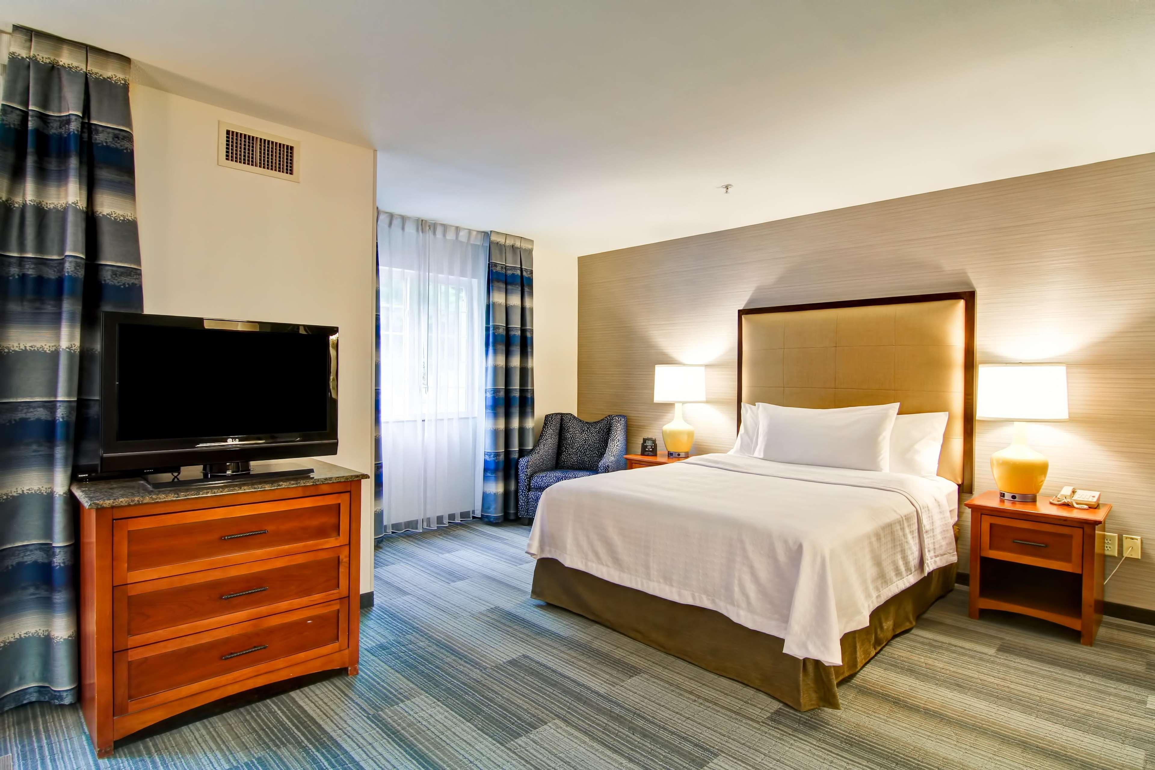 Homewood Suites By Hilton Стратфорд Экстерьер фото