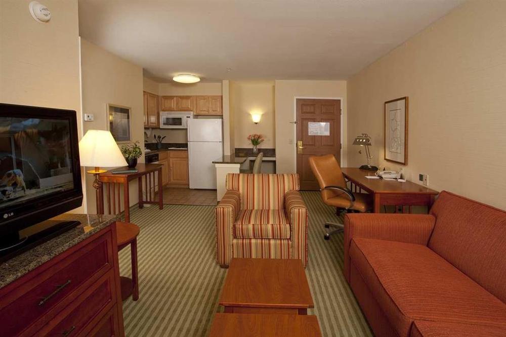 Homewood Suites By Hilton Стратфорд Номер фото