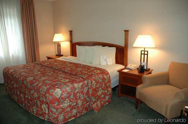 Homewood Suites By Hilton Стратфорд Экстерьер фото